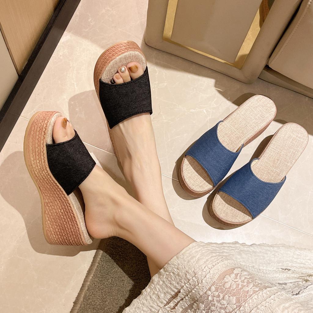 Slippers women's summer fashion, thick bottom increase height, outdoor slope heel one word cool slippers women