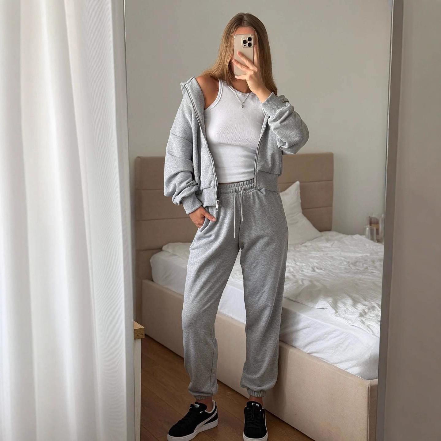 

2025 Autumn Women s Sleeveless Lined Jacket and Loose Pants Set - European & American Sports Style M світло-сірий колір