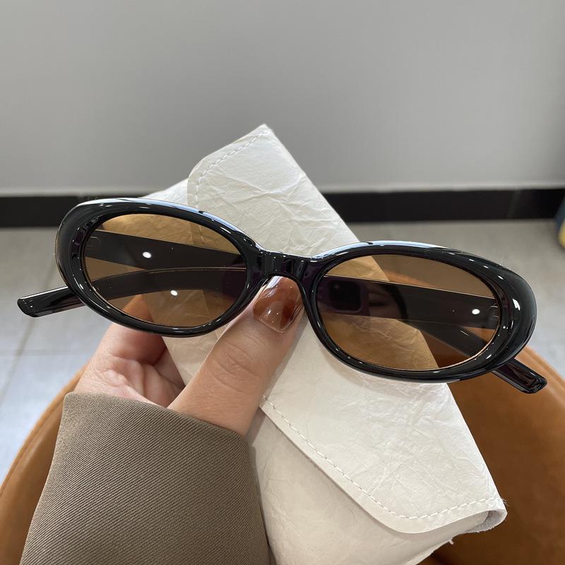 Trendy Retro Oval & Square Face Slimming Sunglasses for European & American Styles - Ideal for Beach Vacations & Influencers