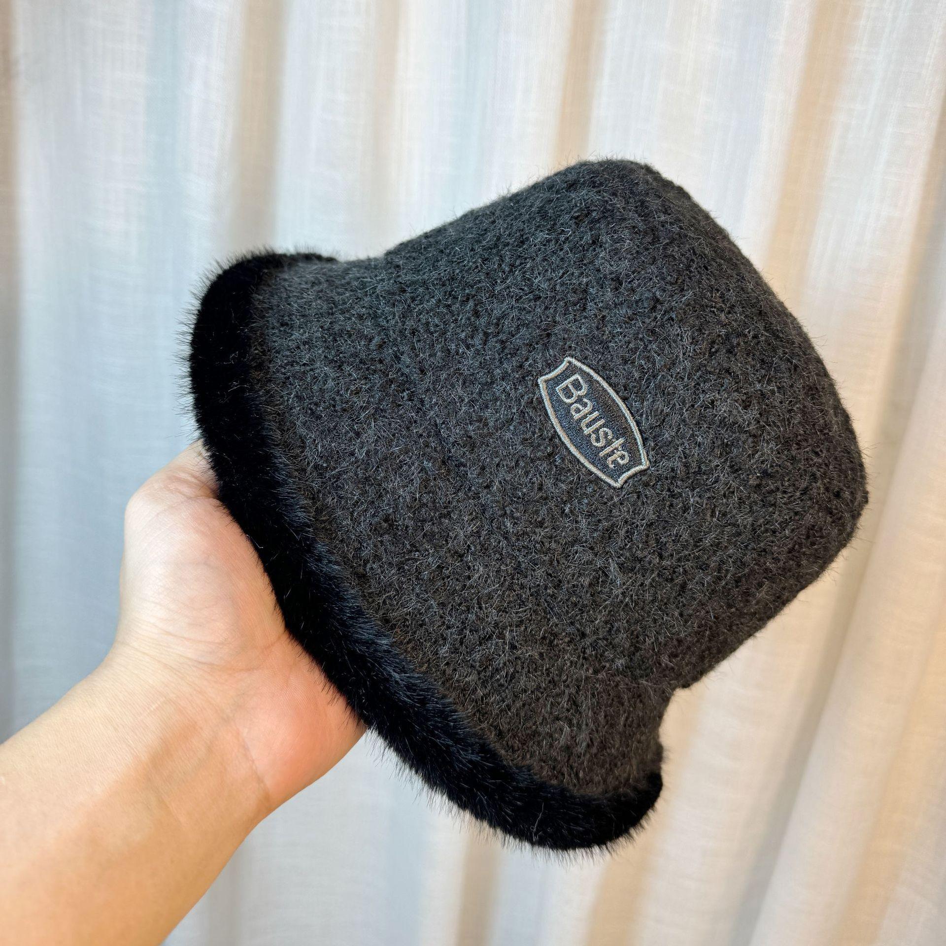 

Японская осень и зима новый стиль вышитая буква шляпа рыбака теплая и утолщенная необработанный край дизайн показывающая лицо маленькая шляпа-ведро для женщин one size