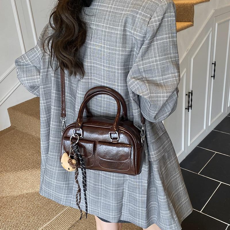 Retro Bowling Bag Handbag Pu Material With Zipper Closure For Daily Use