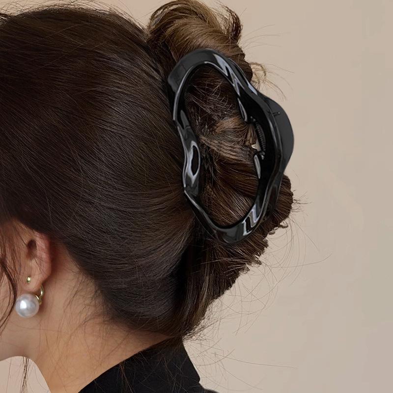 High-End Transparente Haarklammer mit Haifischzahn für dickes Haar - Großes Damenaccessoire