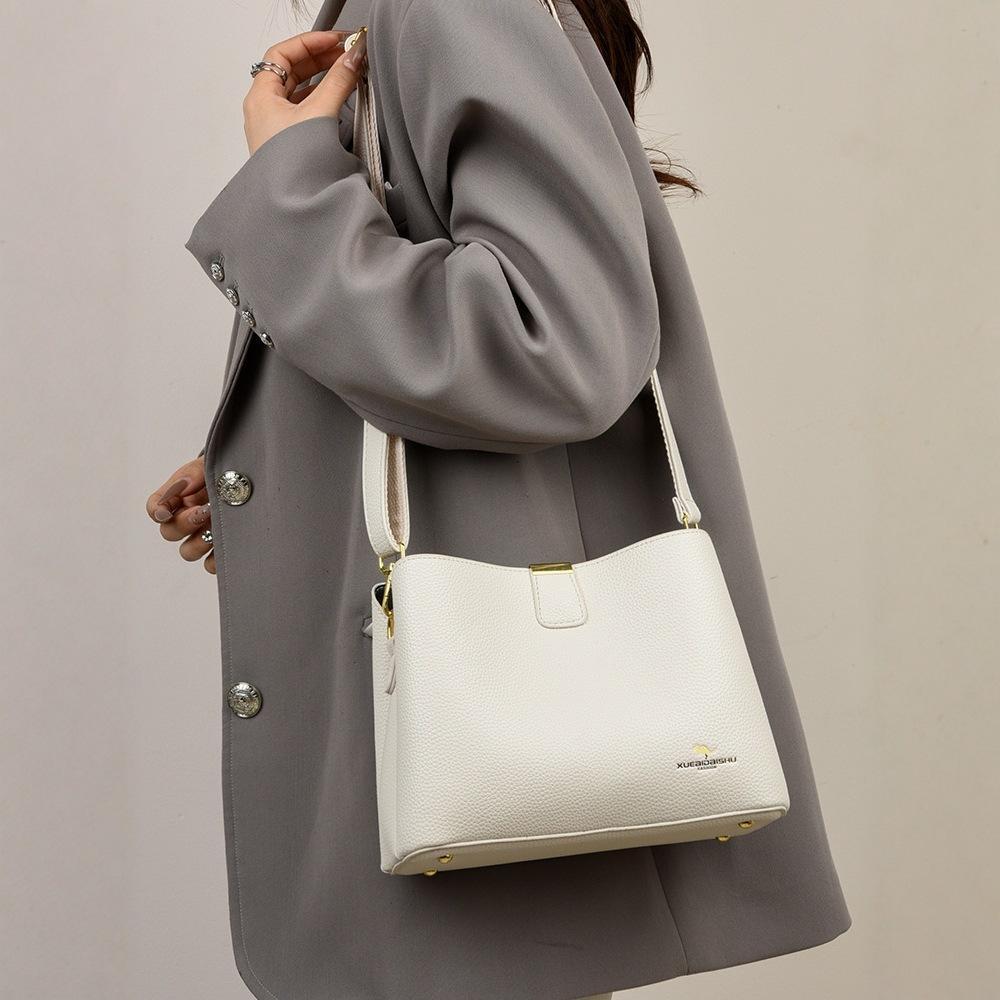New Fashionable Women's Bag, Casual Crossbody Bag, Korean Version Shoulder Bag, Large Capacity, Simple Temperament, Versatile Handbag
