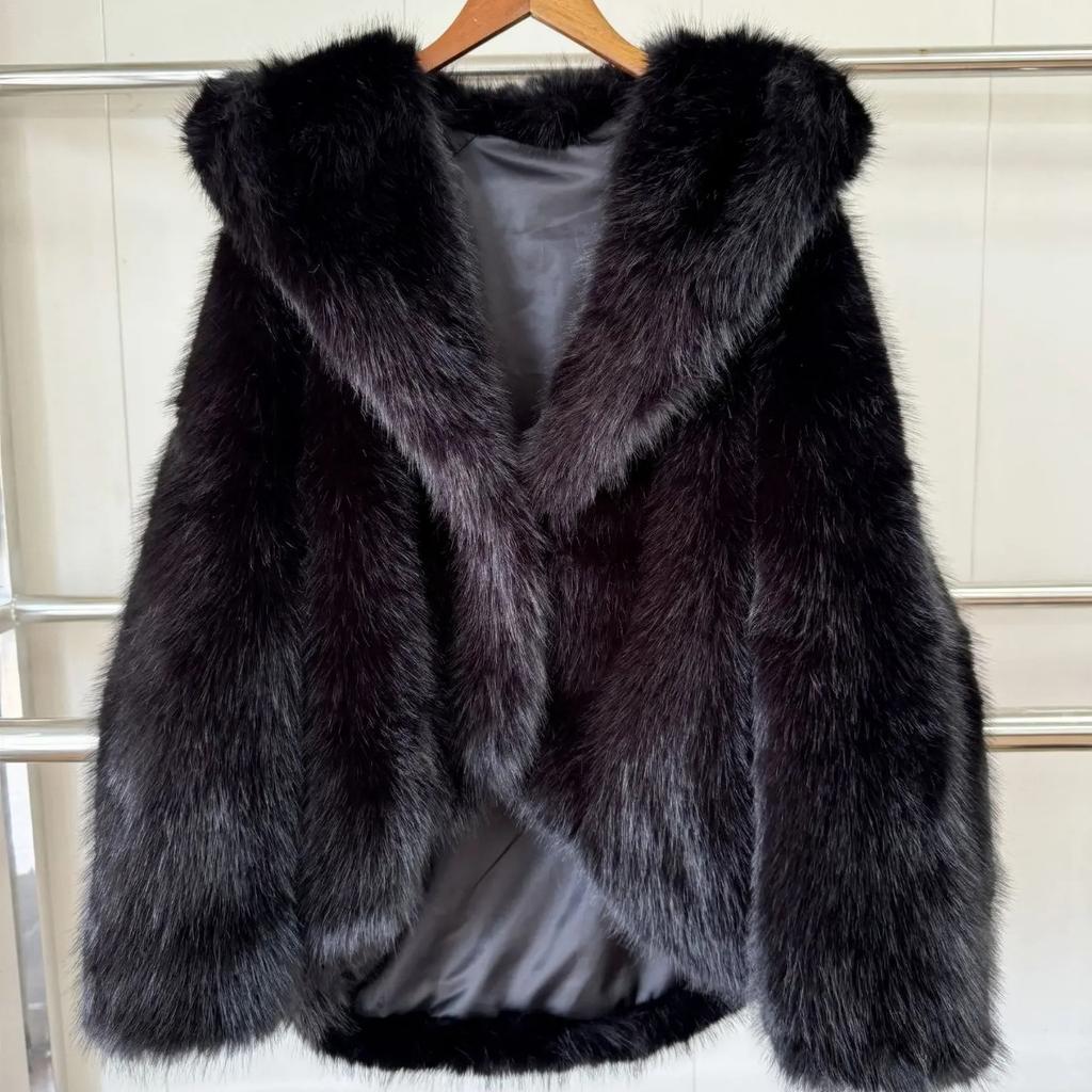 Women Faux Fur Coat Fashion Warm Winter Furry Long Sleeve Hooded Female Coats Loose Fluffy Short Fur Jacket Ladies Outwear