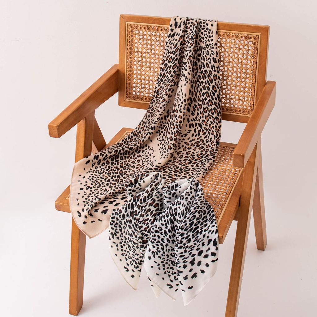French retro leopard print silk scarf neck scarf simulation silk foreign style versatile temperament square scarf female live broadcast
