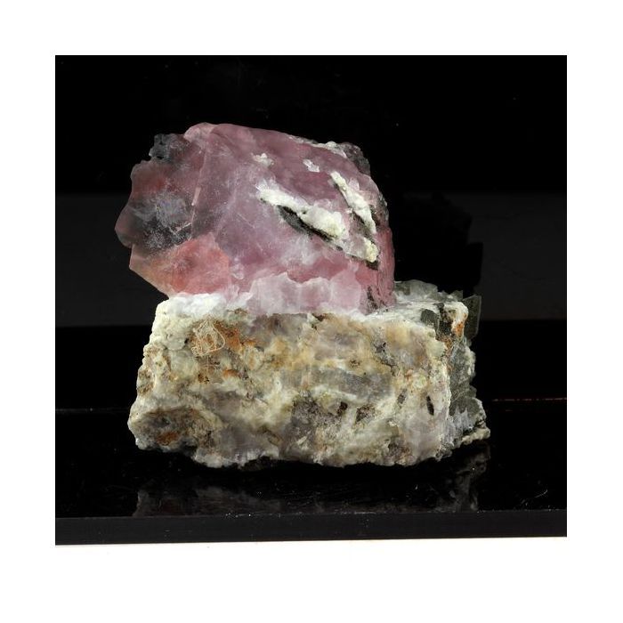 Pierres et Minéraux. Fluorite. 462.0 ct. Massif du Mont-Blanc (Les Droites), France.