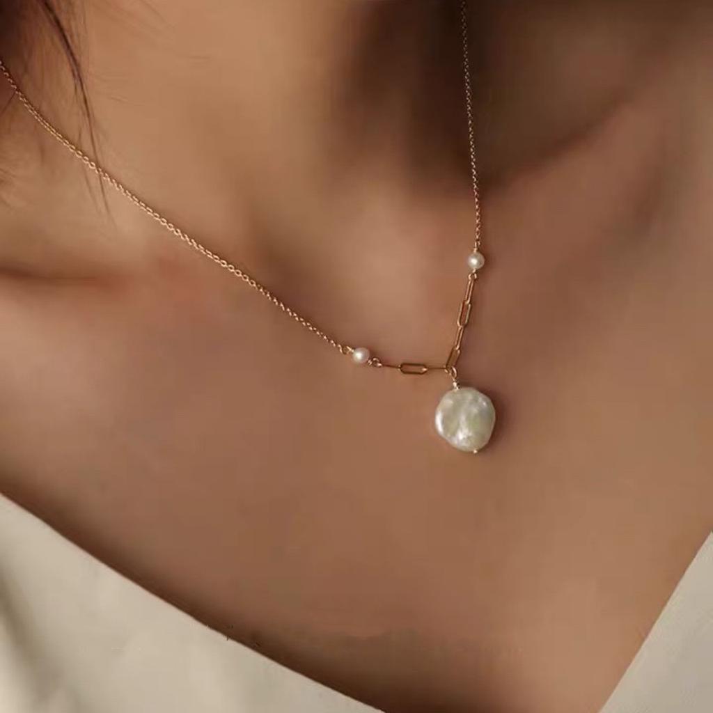 Romantic Natural Baroque Petal Sea Pearl Necklace, Niche INS Style Collarbone Chain, Exquisite Design, Female Personality