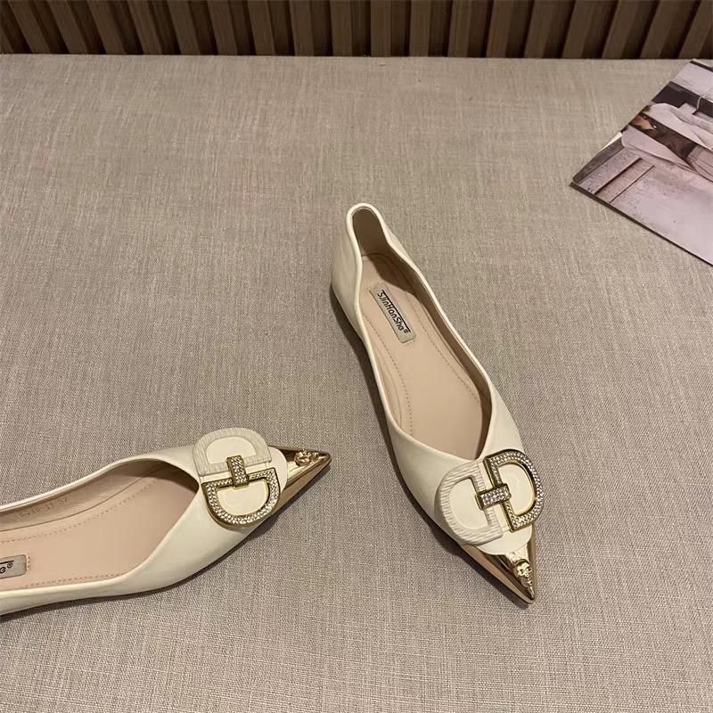 Divatos lapos cipők nőknek 2025 tavasz és ősz Új hegyes orrú női cipők Plusz méret 42 43 44 Női mokaszinok Luxus cipők