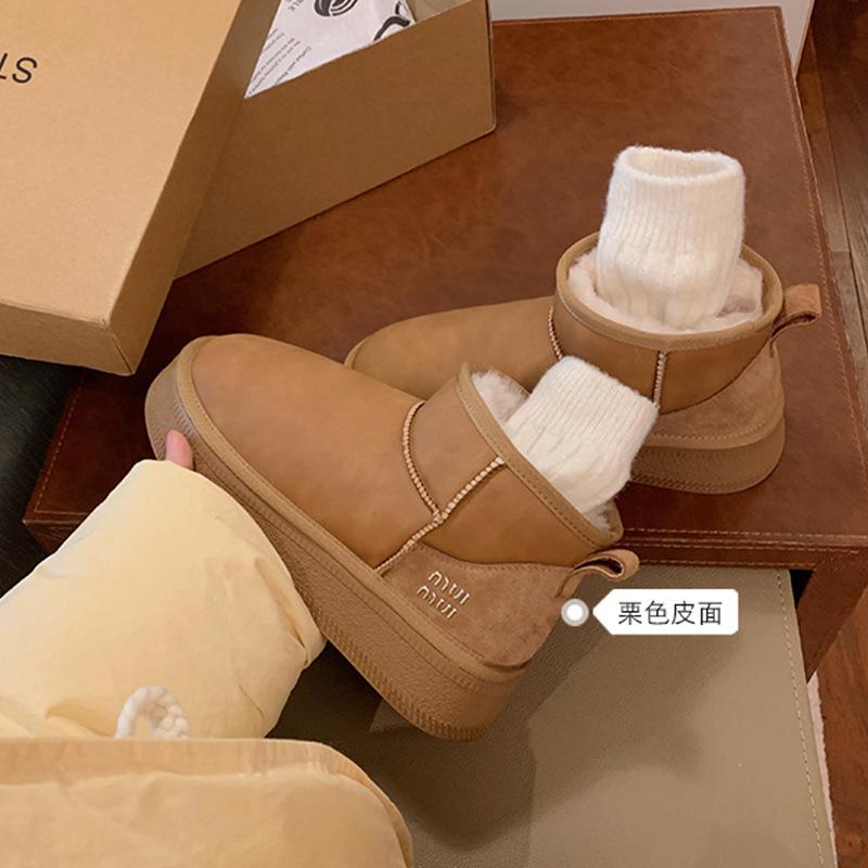 

Warm round head thick-soled leather surface short tube velvet snow boots women s autumn and winter 35