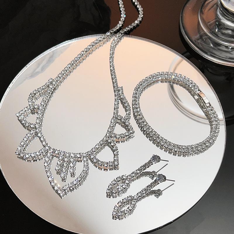 Women's Jewelry Set: 2024 High-End Sparkling Diamond Necklace, Earrings, Bracelet for Formal Occasions and Brides