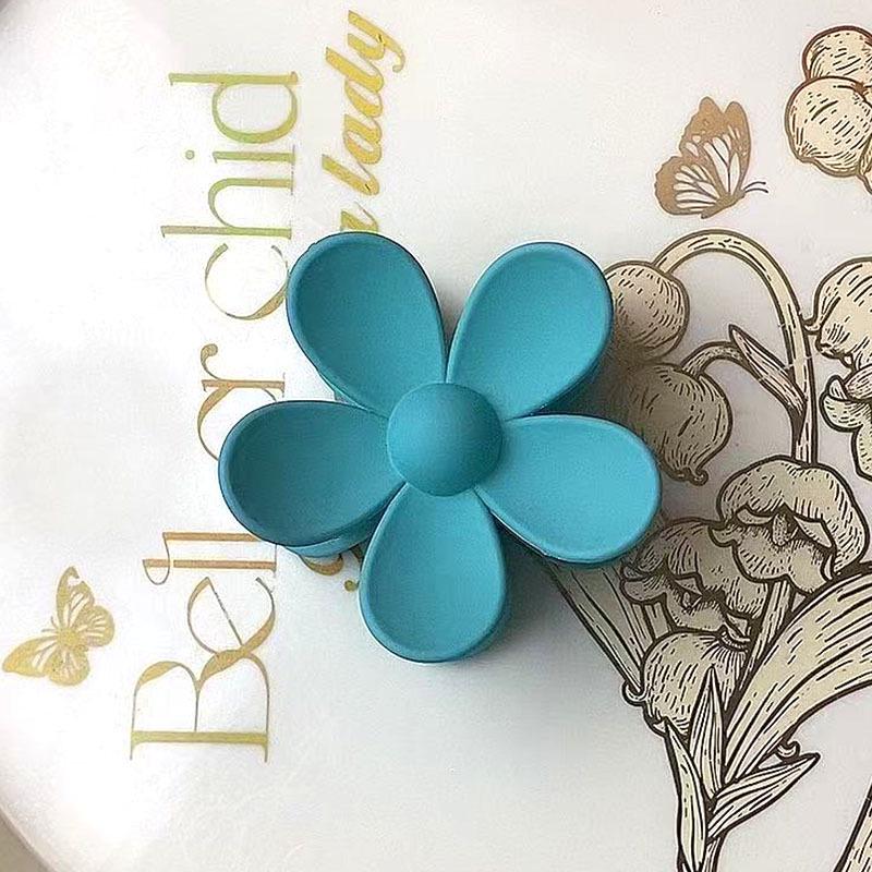 Milk Coffee Flower Claw Hair Clip - Five-Petal Cute Updo & Ponytail Accessory