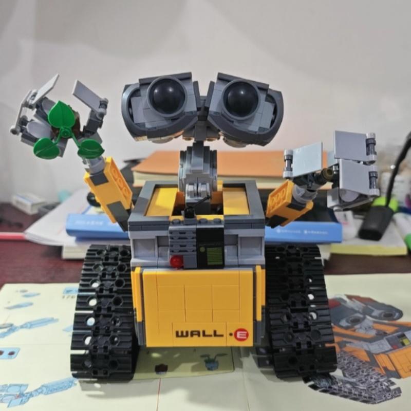 687 Pieces Of Creative Wall E Robot Moc Building Blocks+21303+Diy Model Home Decoration Gift Toys+Suitable For Child
