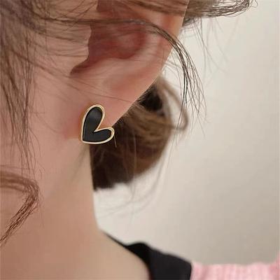 Sweet Girl Earrings Korean Version Temperament Love Design Sense Unique Minority Daily Accessories Simple Black Acrylic Earrings