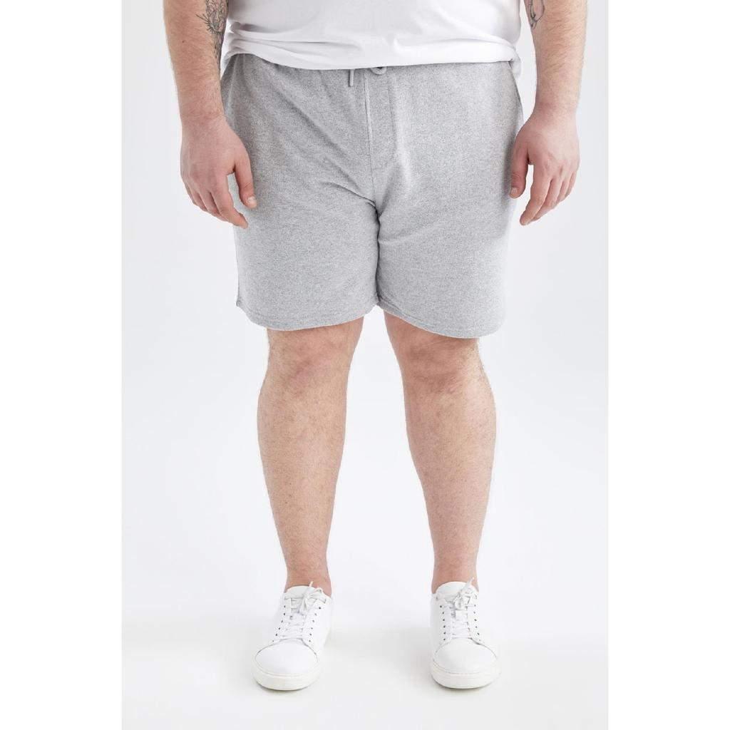 Kurz geschnittene Slim-Fit-Shorts