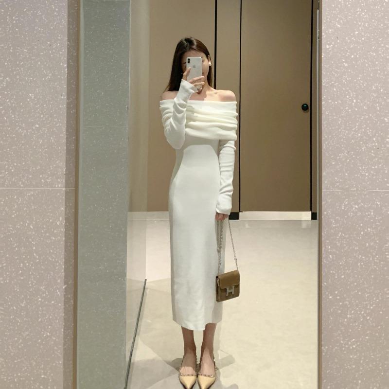 Temperament Muse Fan Gentle Wind White Shoulder Knitted Dress High Sense Women's Autumn and Winter New