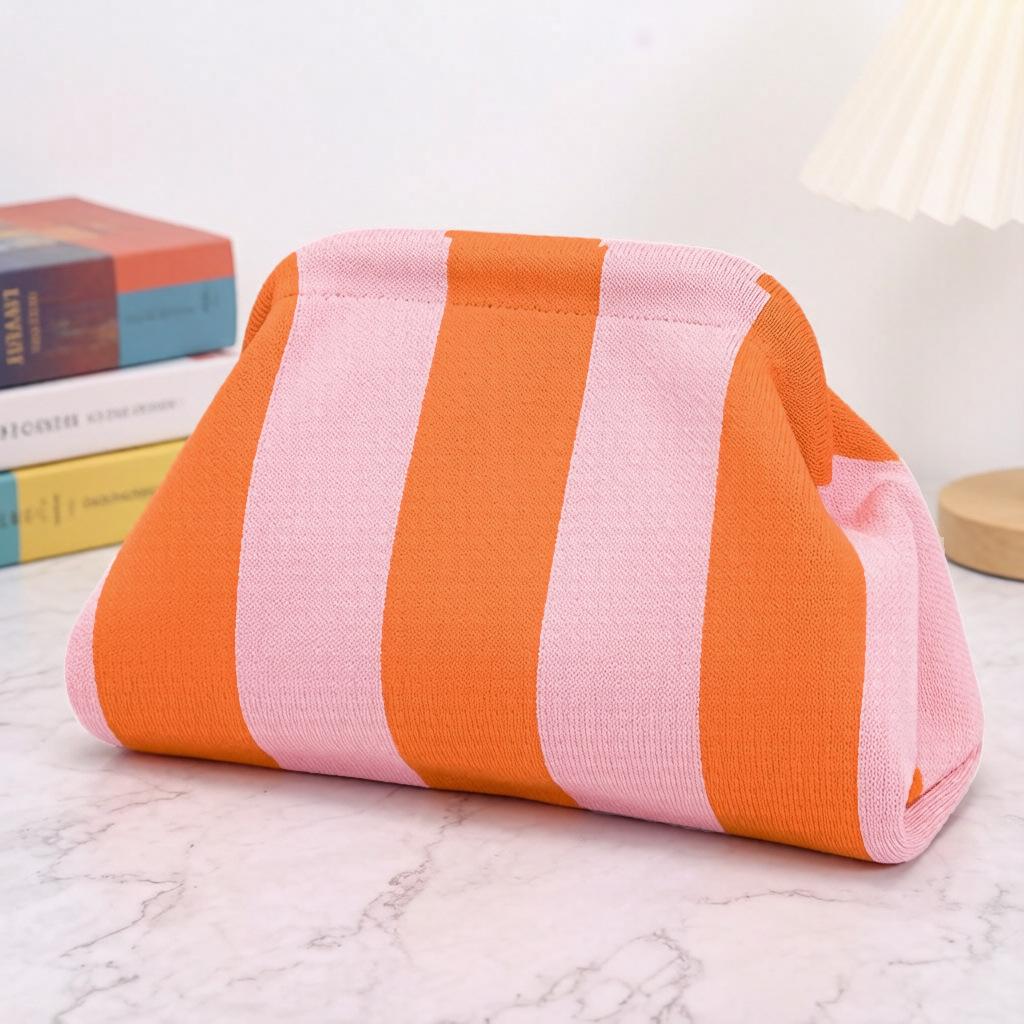 Portable Travel Makeup Organizer: Stylish High-End Handheld Cosmetic Bag for Women