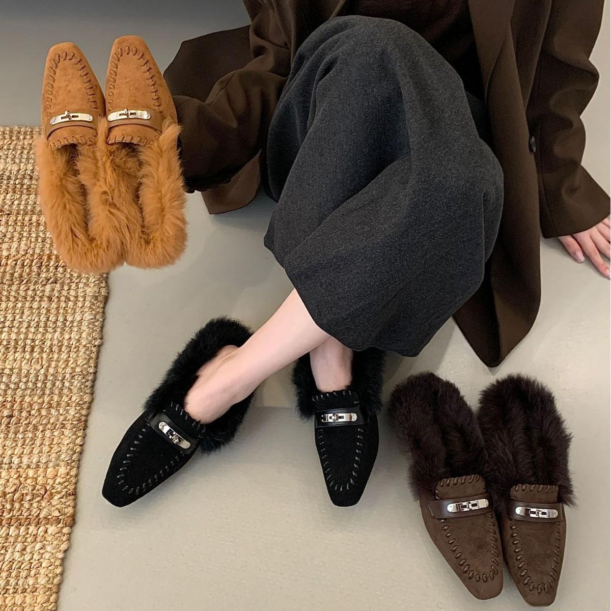 

2025 autumn and winter new square head rabbit hair metal buckle hair low heel flat bottom Doudou half drag women s shoes 39 коричневый