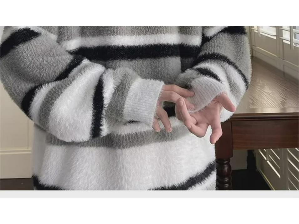 Pulover Bărbătesc Oversized cu Dungi din Mohair – Moale, Gros, la Modă și Perfect pentru Iarnă.