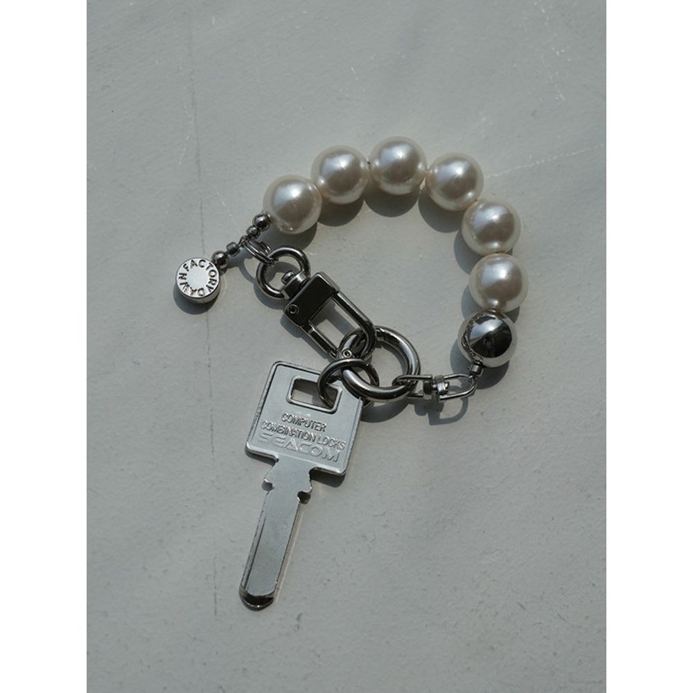 

DAWN FACTORY BEAD KEYRING IVORY IVORY