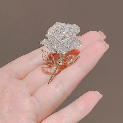 Flash Diamond Temperament Rose Brosche High-End Zirkon Elegante Vielseitige Nischenanzug Anti-Licht Feste Pin Brosche