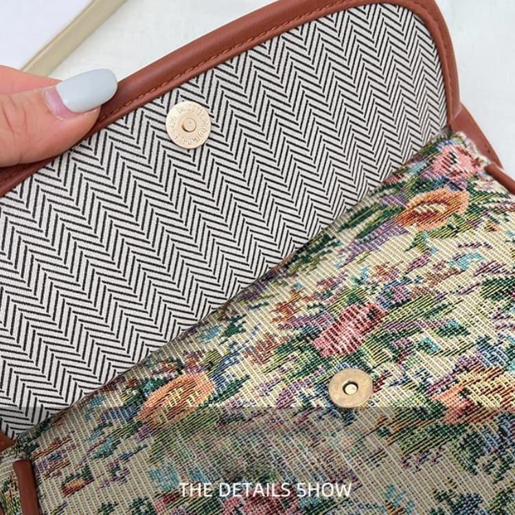 Borsa a tracolla messenger vintage con patta floreale da donna