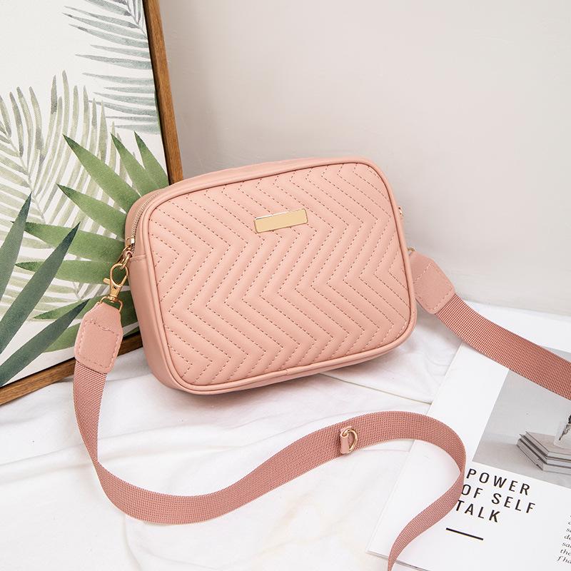 

Wave pattern embroidered diagonal span camera bag new fashion casual small square bag solid color sequined versatile shoulder bag розовый