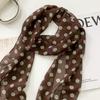 Brauner Seidenschal mit Tupfen: Vielseitiges Haarband mit Bindeband & Accessoire für Frauen 2025