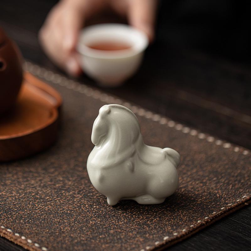 Elegant Creative Ru Ware Ceramic Horse Tea Pet – Tang Dynasty-Inspired Home Ornament and Souvenir Gift.