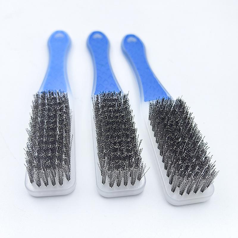 Perie de sârmă din oțel inoxidabil de mare rezistență cu mâner confortabil din plastic, perfectă pentru îndepărtarea ruginii, zgurii de sudură, murdăriei și vopselei