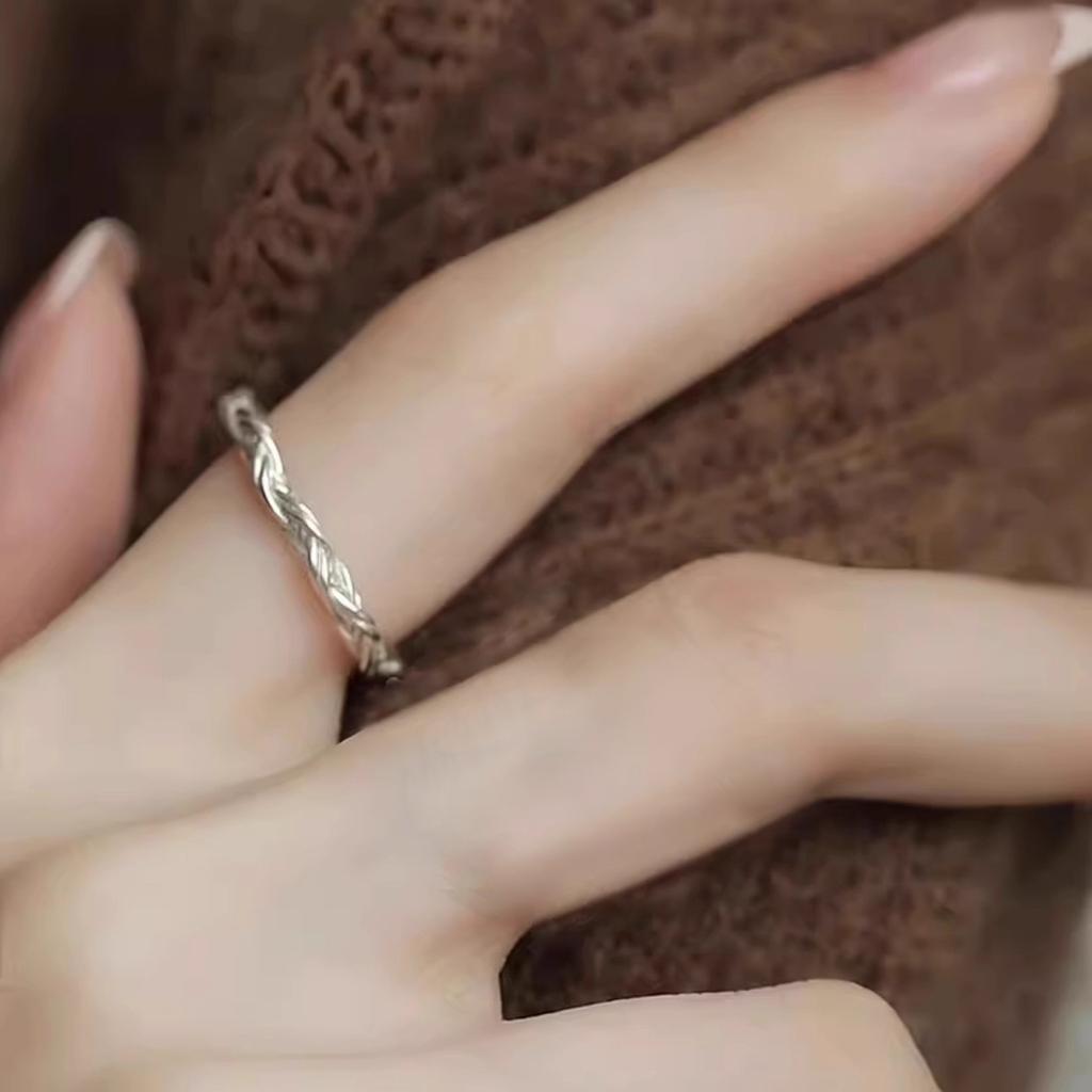 Medieval Brushed Diamond-encrusted Zircon Ring for Women Does Not Fade, Light Luxury and Versatile Open Index Finger Ring Jewelry.