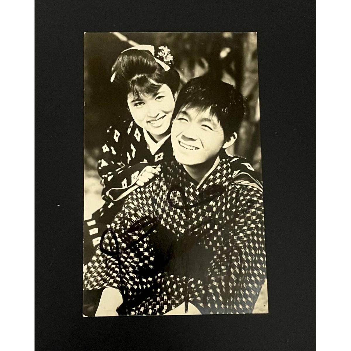 Used Kyu Sakamoto autographed bromide photo Showa retro co-starring actress black and white original