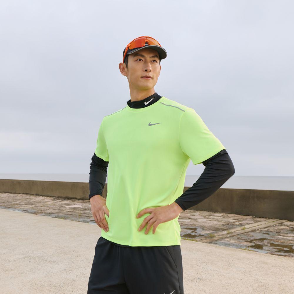 Nike Dri Fit Miler Running T Shirt Men s XL
