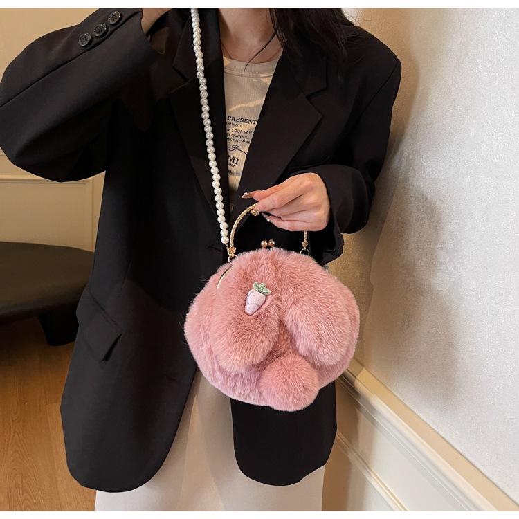 Plush Bag Women's Autumn and Winter 2025 New Niche Pearl Messenger Bag Versatile Cute Portable Small Round Bag