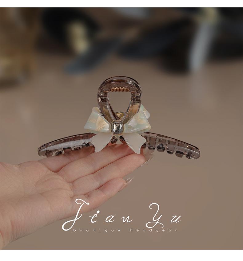 Translucent Acrylic Bow Claw Hair Clip - Stylish and Gentle Accessory for Women