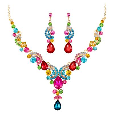 Set di gioielli per orecchini da sposa con collana da sposa intarsiata con strass di lusso con goccia d'acqua