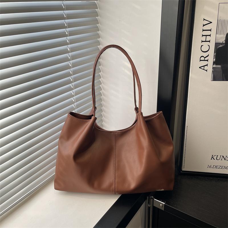 Niche design tote bag is popular today, niche fashion large capacity daily commuting class shoulder bag