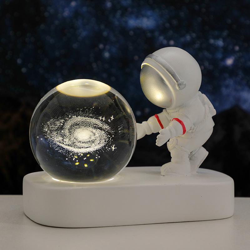 Cross-Border Astronaut Night Light: Starry Sky Crystal Ball with Luminous Base - Perfect Holiday Souvenir and Desktop Ornament.