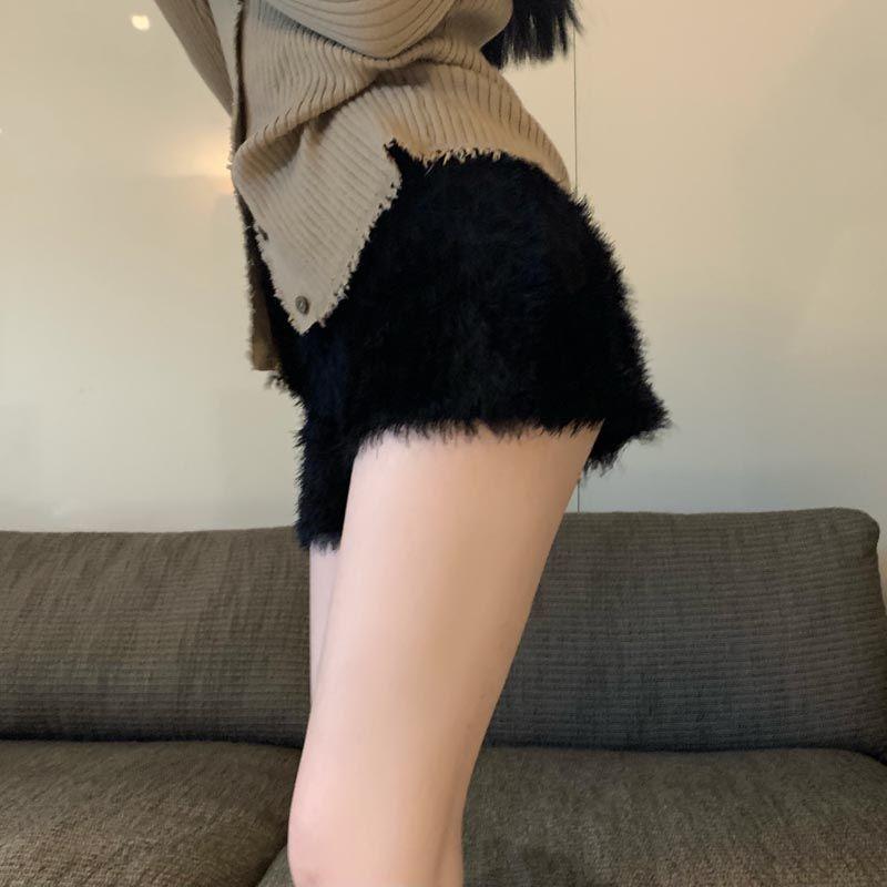 Woman Sexy Shorts Furry Casual Slim Shorts Women's Autumn Winter High Waist Stretch Knit Shorts