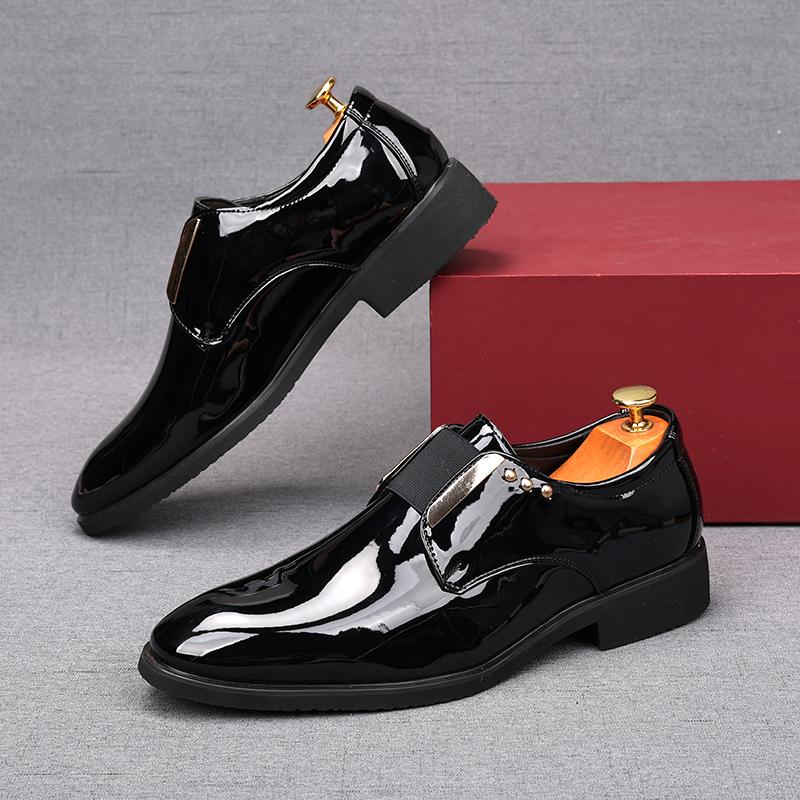 Designer Herren Spitznieten Slipper Schuhe Männliche Designer Fahr-Loafer Homecoming Hochzeitskleid Zapatillas Hombre