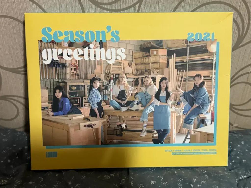 I-DLE 2021 Season's Greetings on Sale