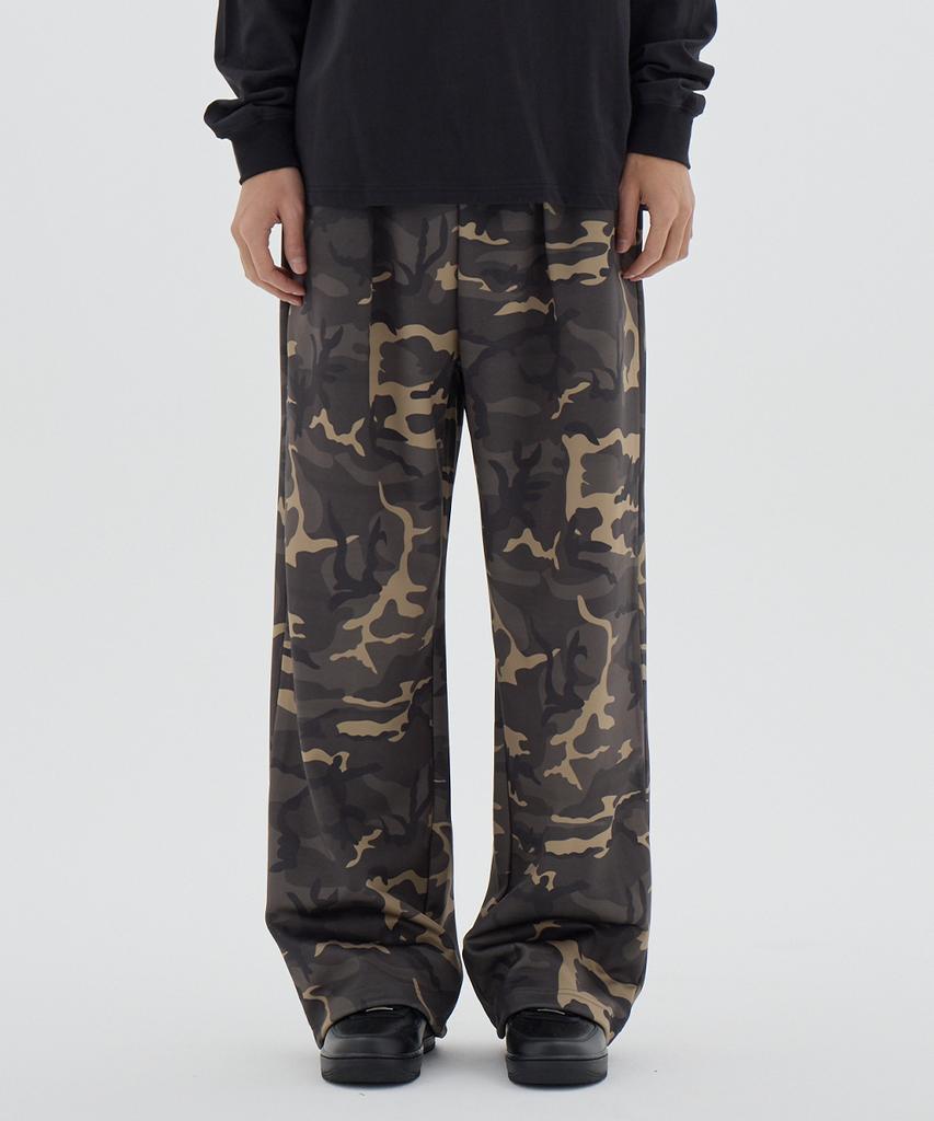 URBANAGE Camo Single-Pleat Wide Sweatpants_Khaki