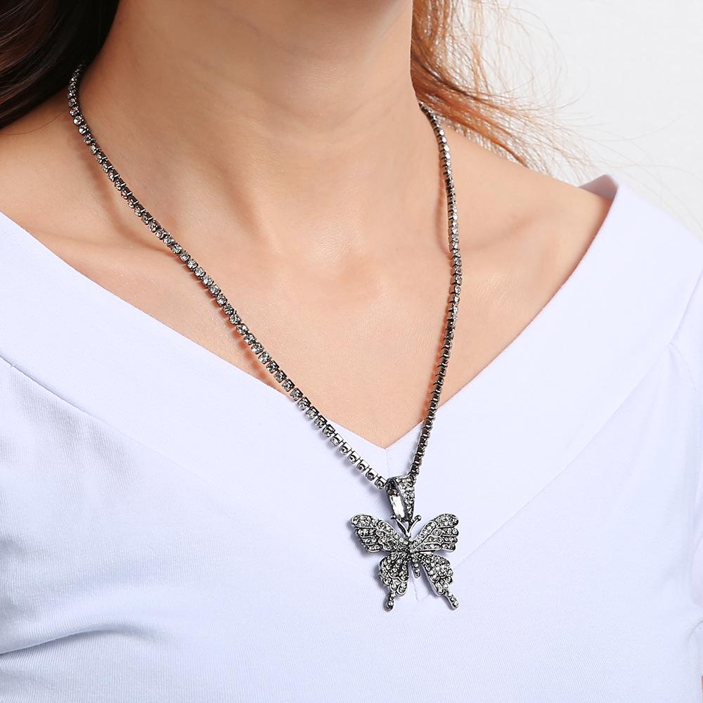 Elegant Rhinestone Butterfly Pendant Women's Necklace