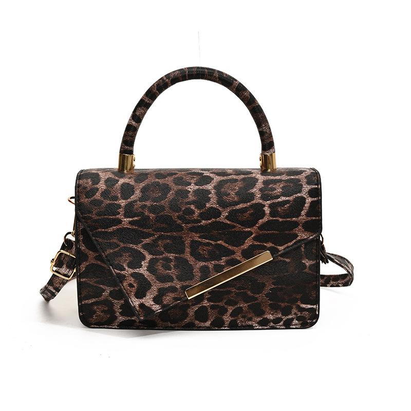 Autumn and Winter Retro Underarm Bag 2025 Fashionable New Foreign Style Versatile Leopard Print Popular Shoulder Small Square Bag Messenger Bag