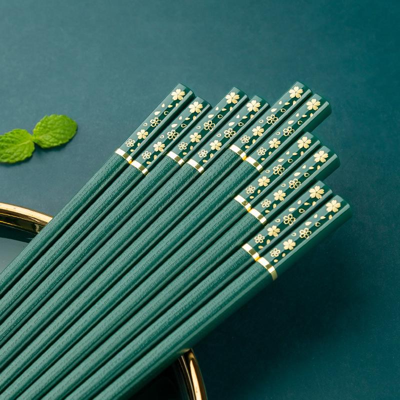 Sada 5 párů hůlek Family Pointy Alloy Sada protiskluzového nádobí Japonské hůlky Kuchyňské nástroje na vaření