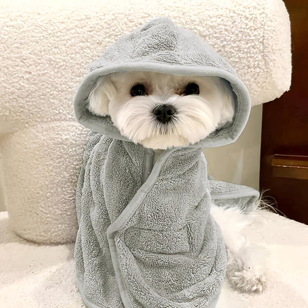Super absorbent pet bathrobe, quick-dry and soft. All-season use for small dogs and cats with secure closure