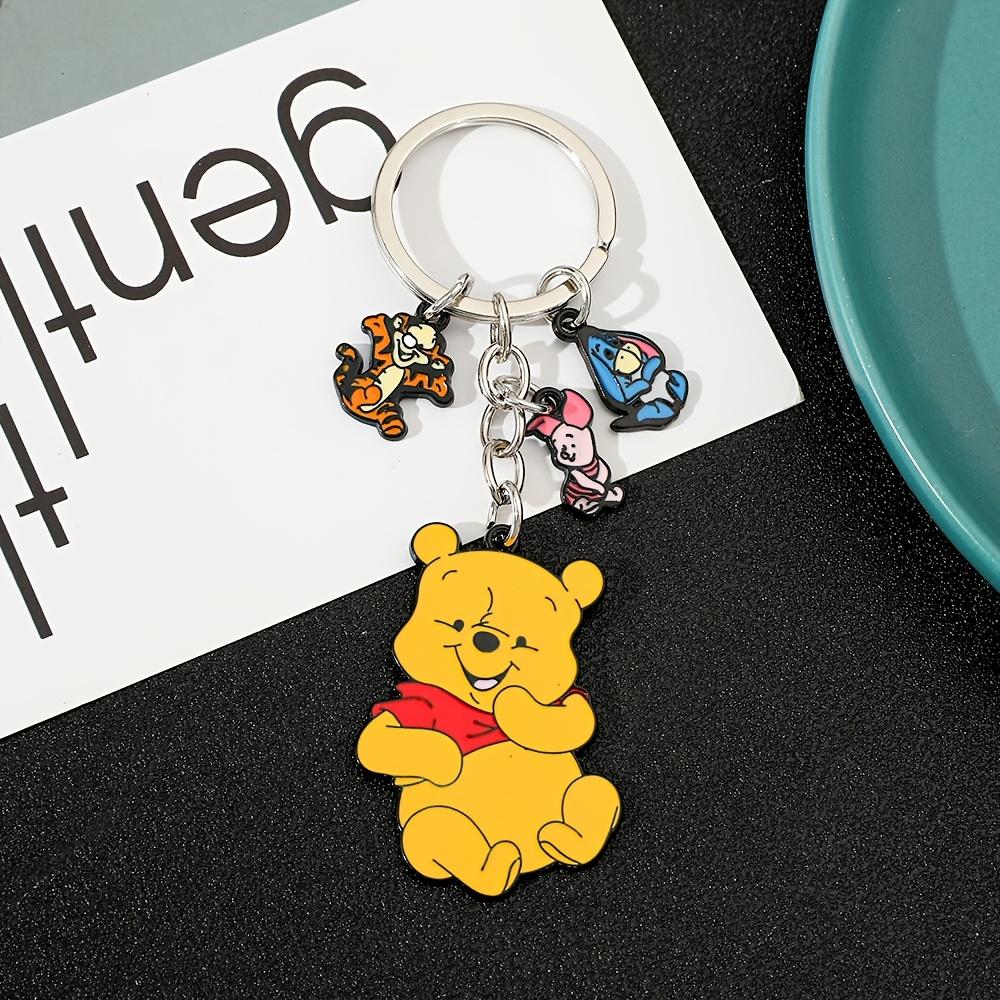 1 PZ Disney Cartone Animato Winnie the Pooh Portachiavi in Metallo Elegante e Raffinato Kawaii Winnie the Pooh Ciondolo Decorativo per Borsa per Uso Quotidiano o Come Regalo
