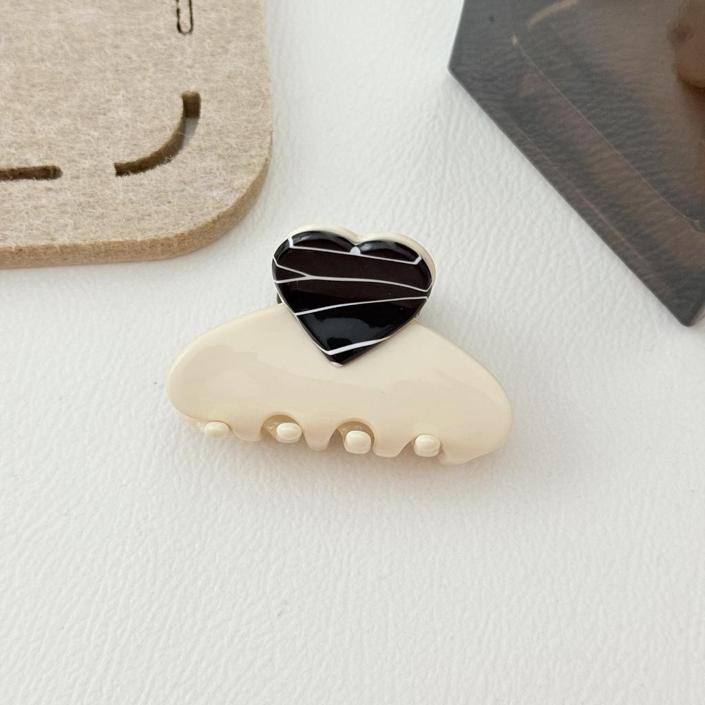 Elegant Korean Style Retro Heart Acetate Claw Clip for Hair