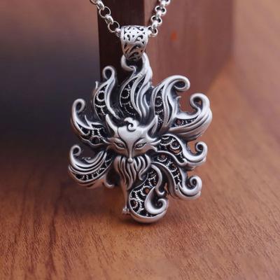 Collana Creativa Arcaica Rima Volpe a Nove Code per Donna Vintage Traforata Stile Nazionale Ciondolo Catena a Carena Gioielli