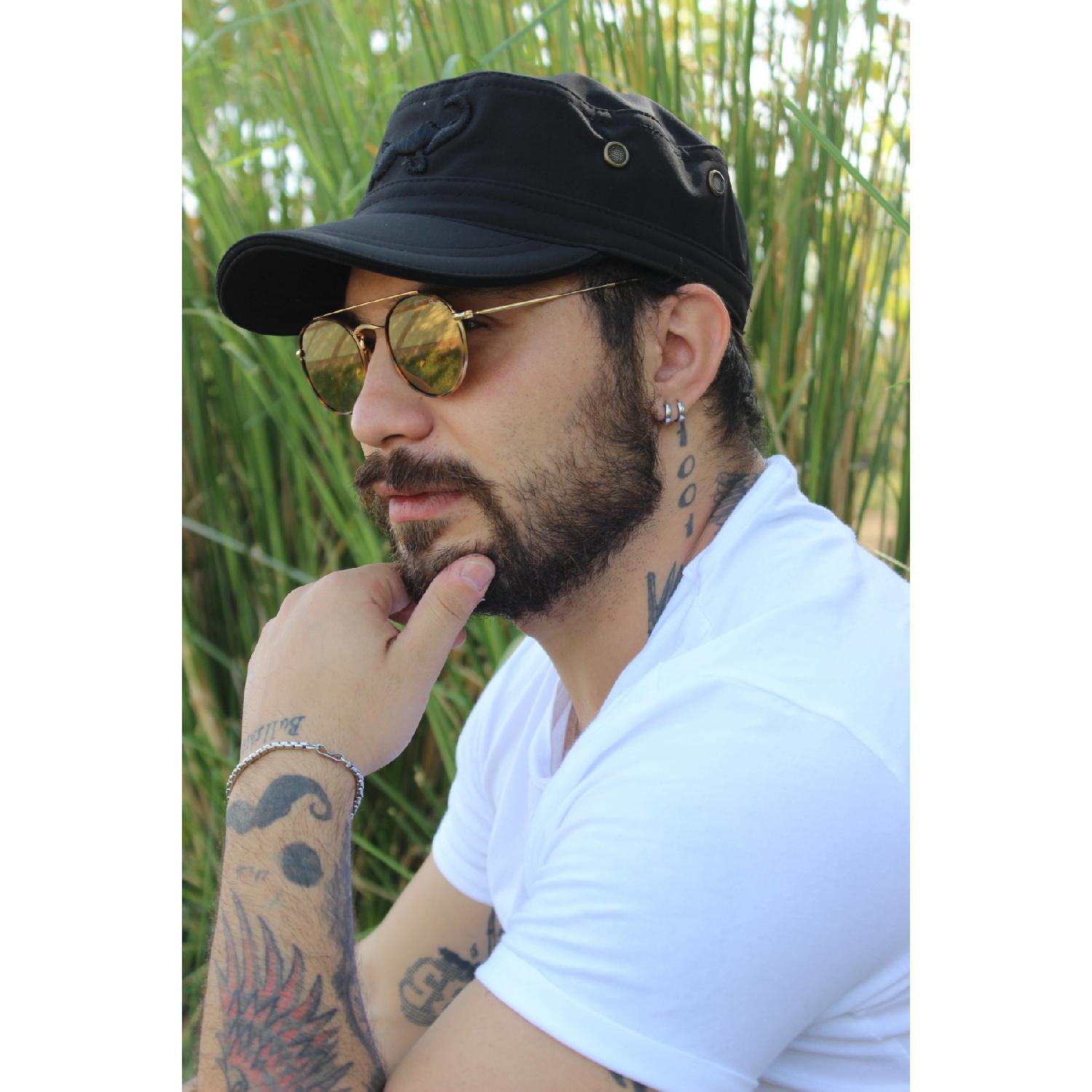 

Мягкая шапка Кастро