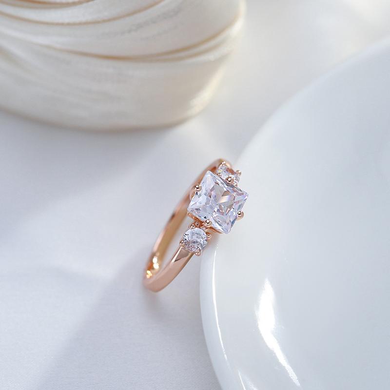 Bagues de luxe carrées en Zircon blanc pour femmes, accessoires de mariage couleur or, bijoux quotidiens à la mode